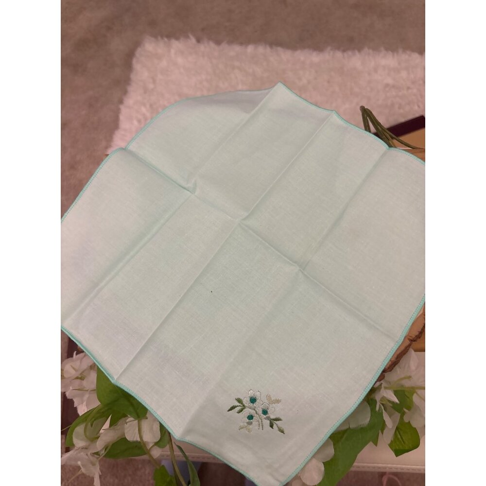Vintage Embroidered Hankies Lot of 9 Floral Pastel Hankies Cottagecore Bridal - Picture 4 of 14